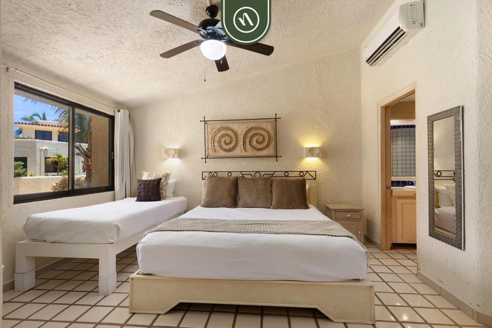 Oceanfront With Private Balcony - Pool Cabo San Lucas