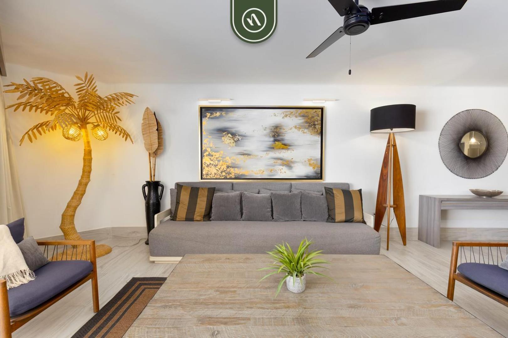 Beachview 3 Bedroom - Oceanfront Pool - Apartment