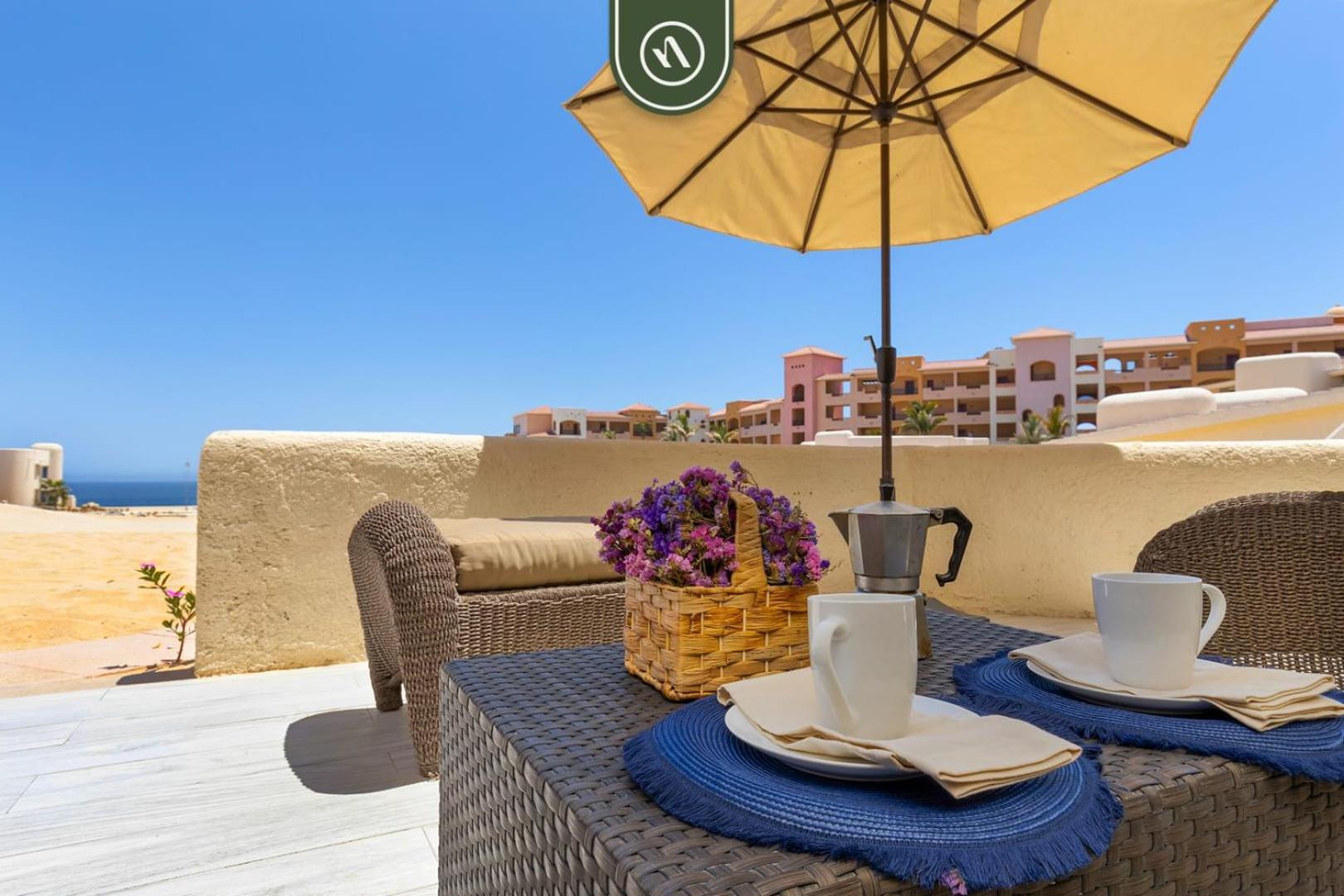 Apartment Beachview 3 Bedroom - Oceanfront Pool -