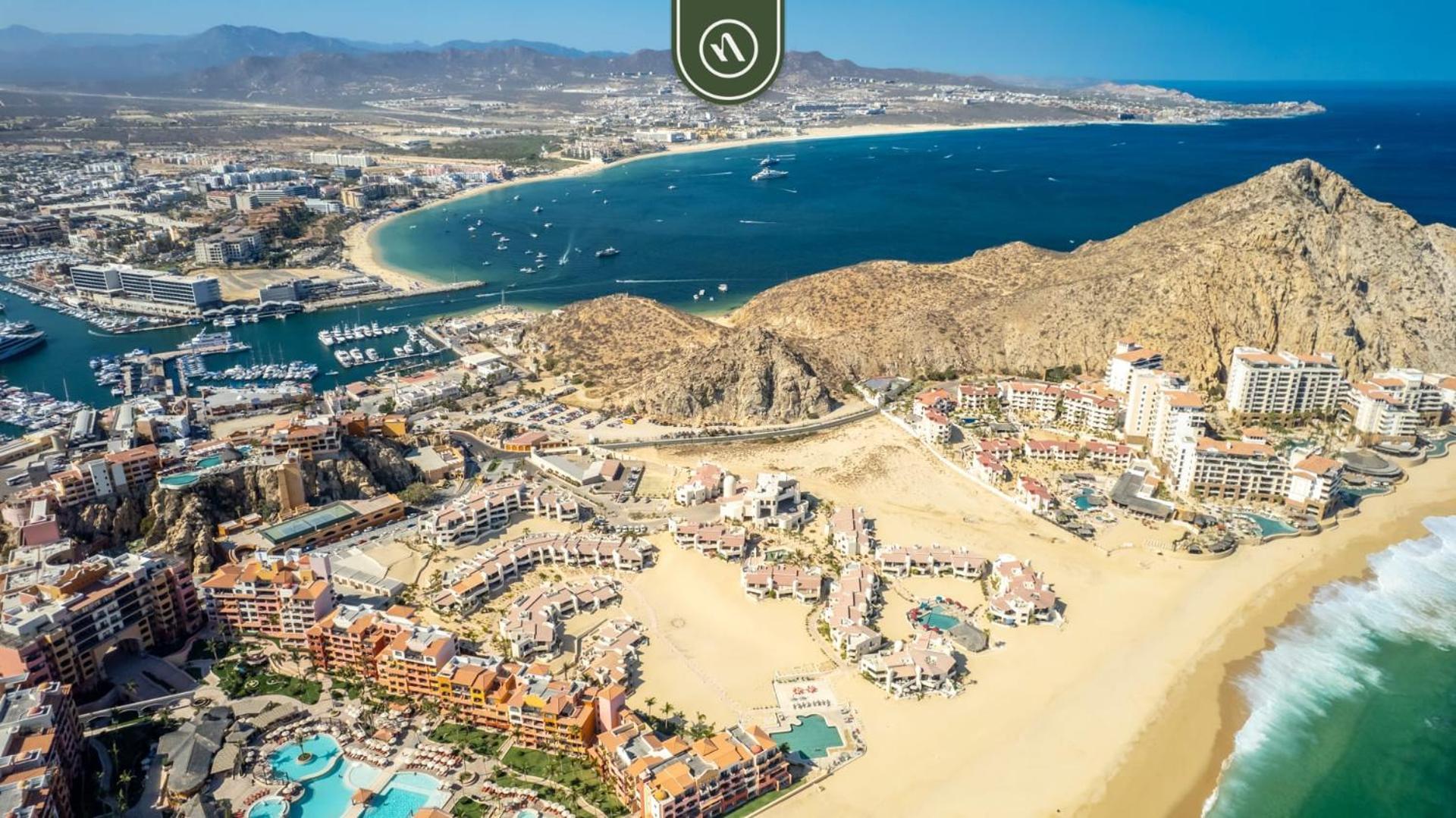 Beachview 3 Bedroom - Oceanfront Pool - Apartment *