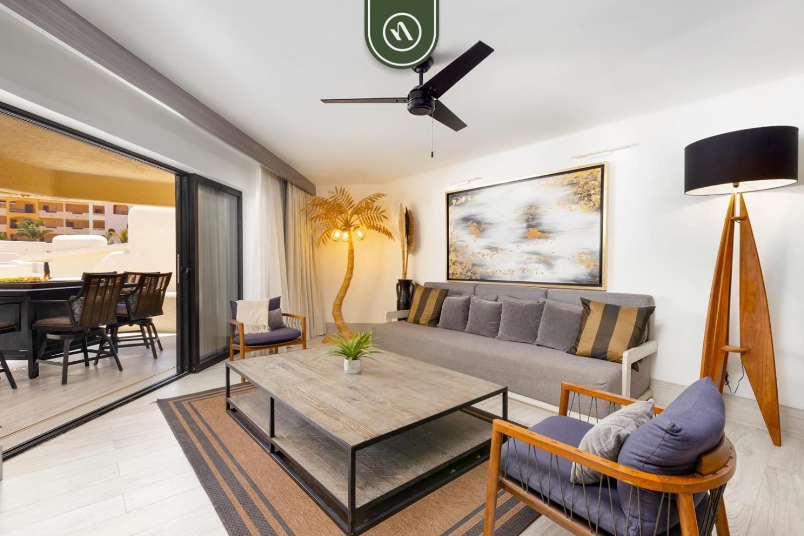 Beachview 3 Bedroom - Oceanfront Pool - * Cabo San Lucas