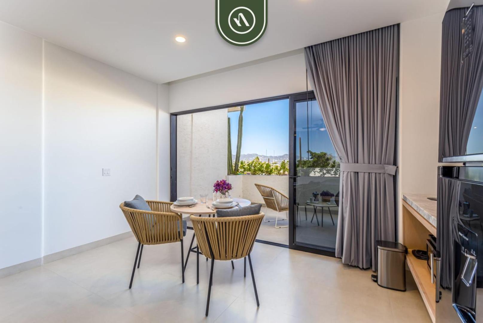 Amazing - Terrace Overlooking The Marina Apartment