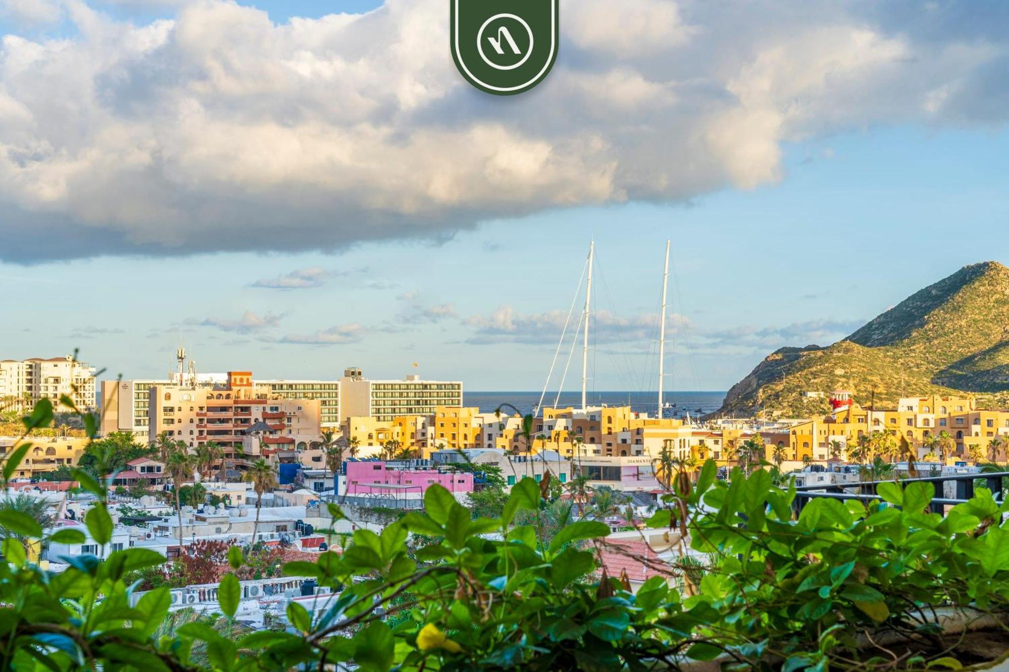 Amazing - Terrace Overlooking The Marina *