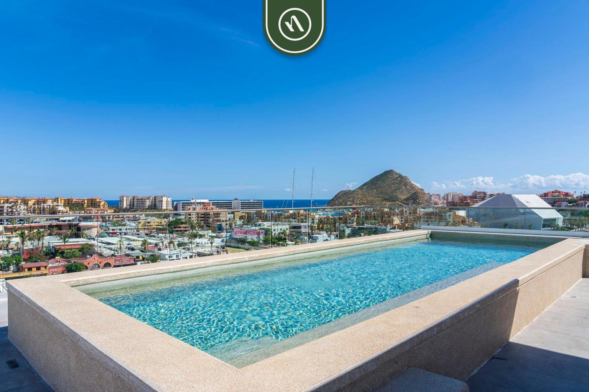 Amazing - Terrace Overlooking The Marina