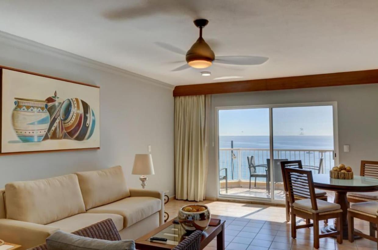 2bd Del Palmar: Cabo Luxury *