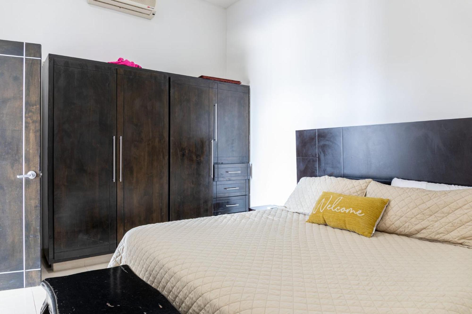 3br Downtown With Amazing Views *