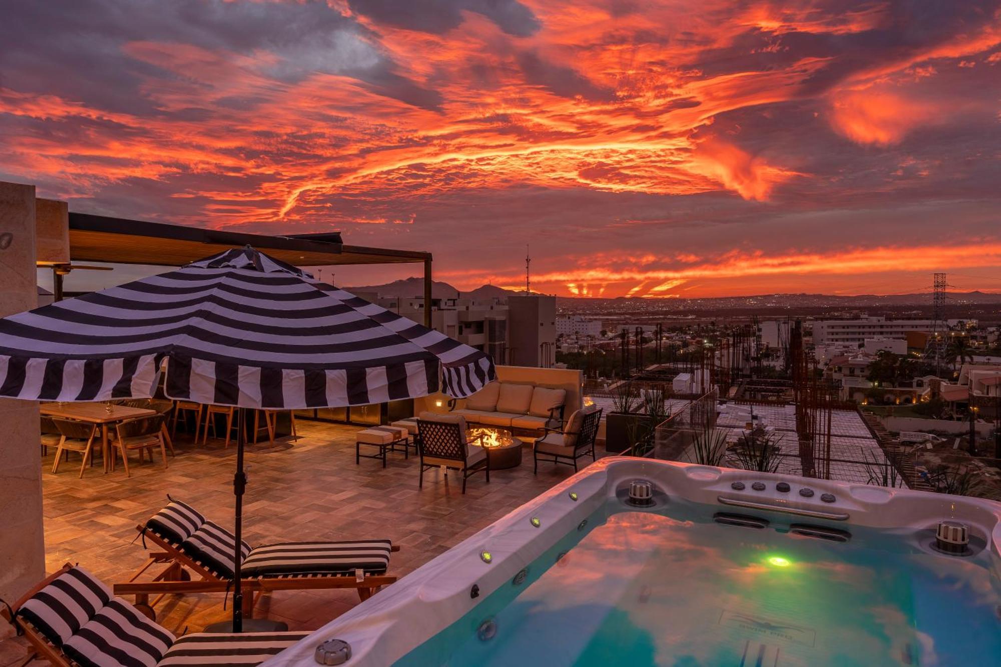 Penthouse With Private Jacuzzi In San Lucas