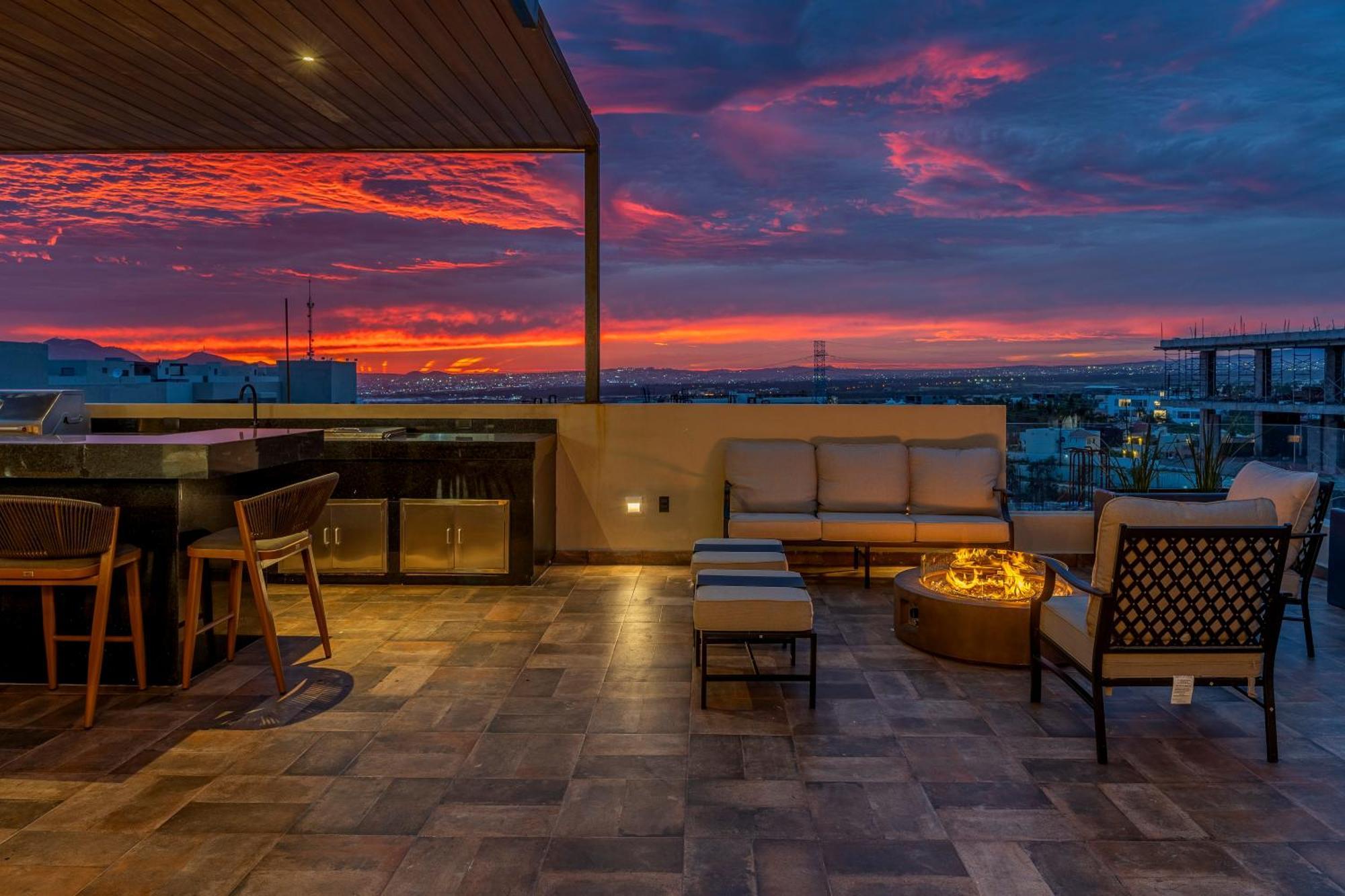 Penthouse With Private Jacuzzi In San Lucas Apartment *