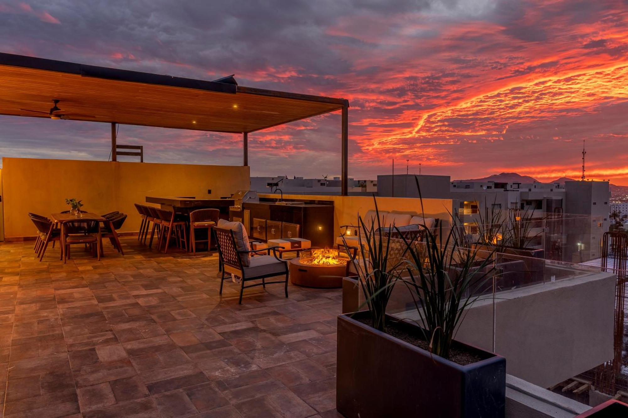Penthouse With Private Jacuzzi In San Lucas Apartment *
