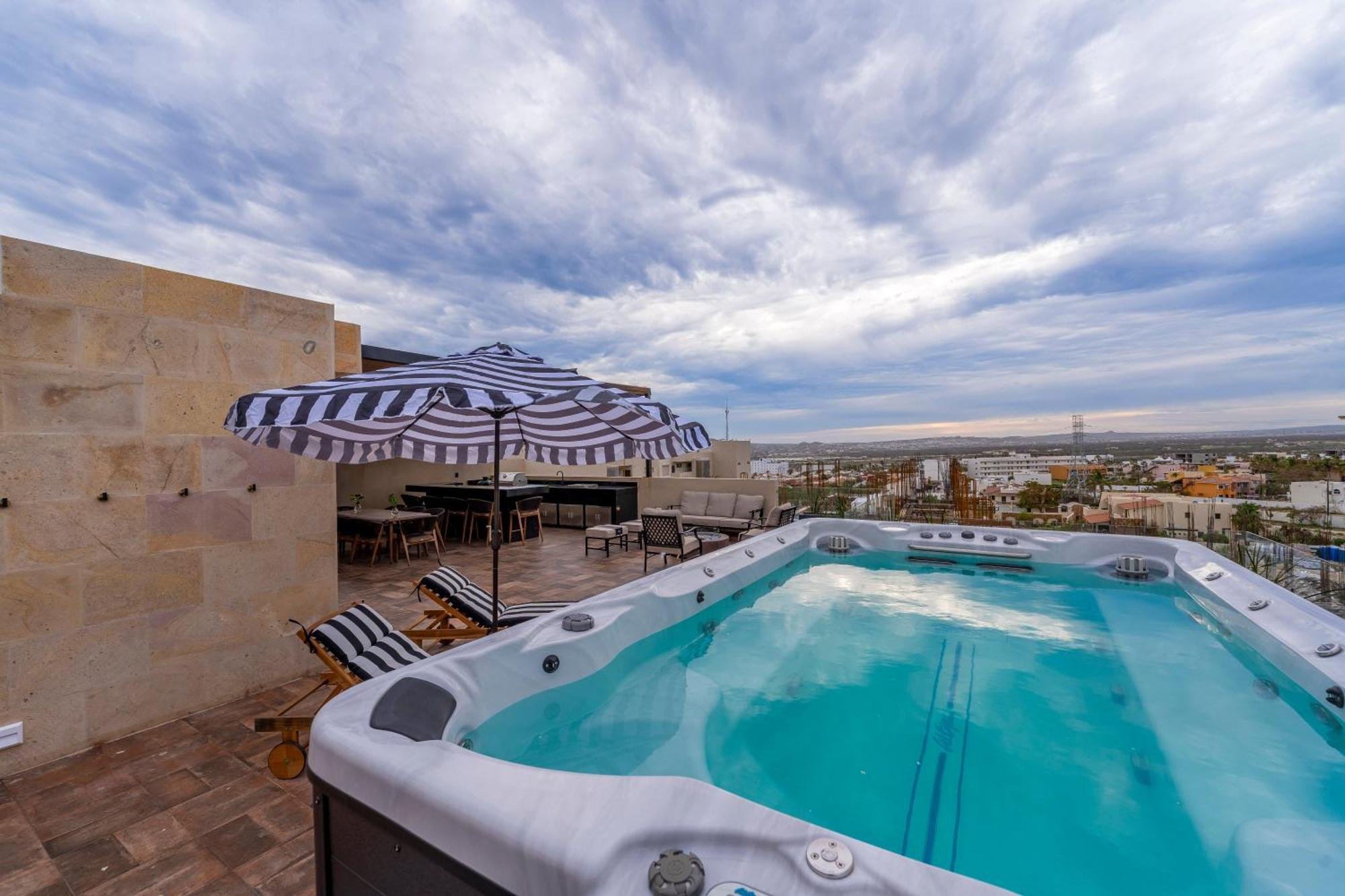 Penthouse With Private Jacuzzi In San Lucas