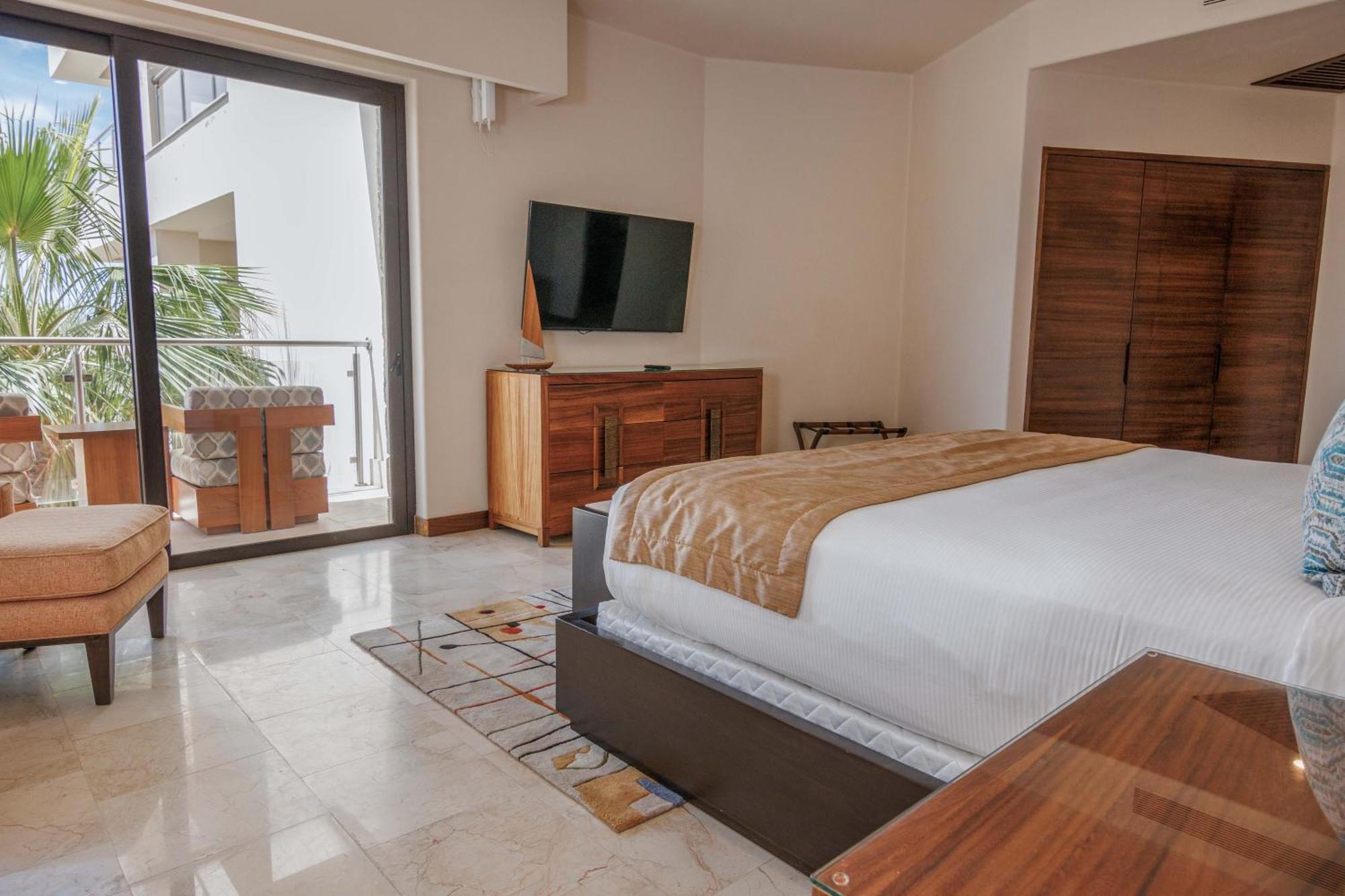 Oceanfront Chic Retreat Studio-golf-spa-jacuzzi & More! Apartment