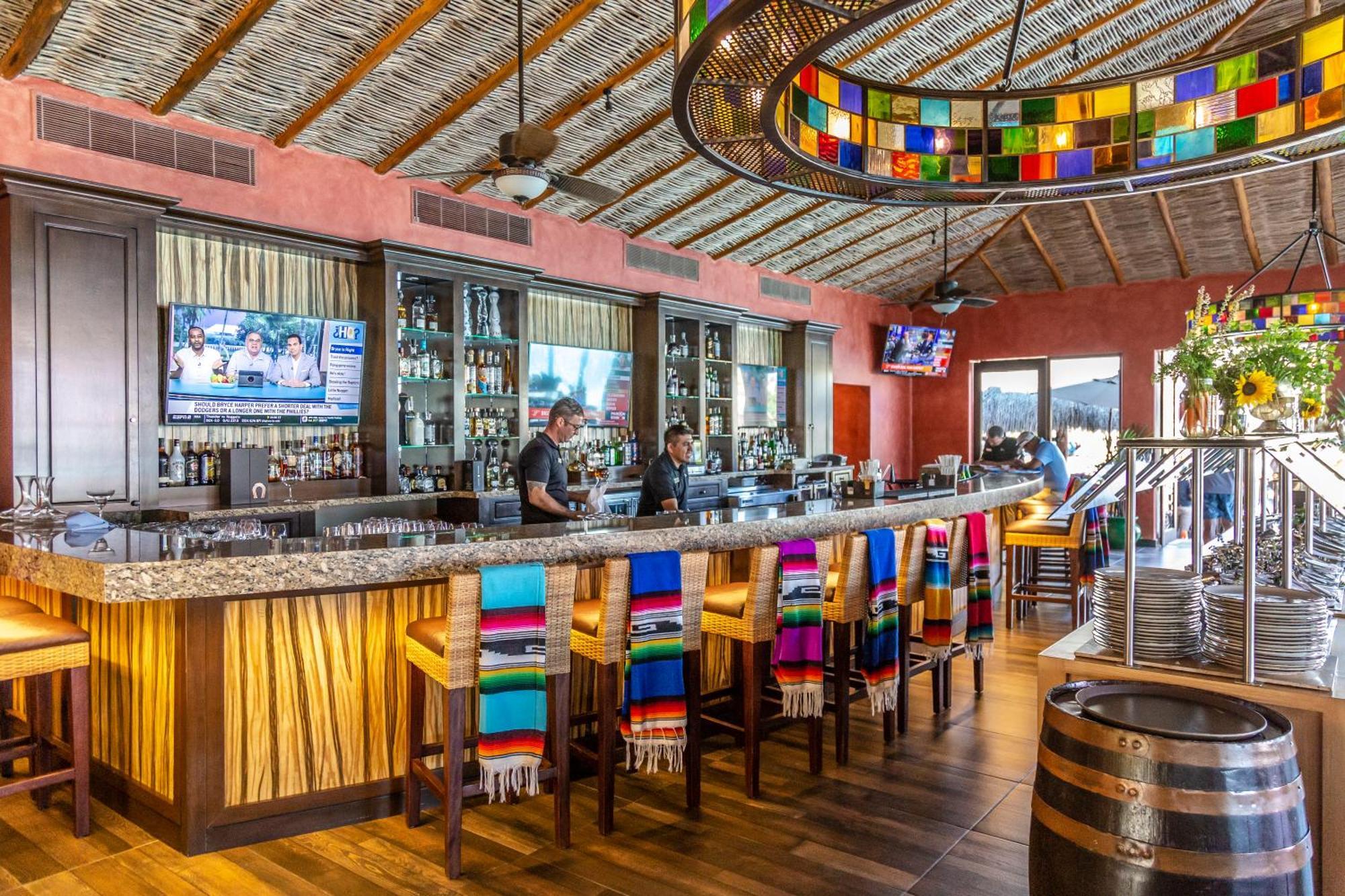 Oceanfront Chic Retreat Studio-golf-spa-jacuzzi & More! * Cabo San Lucas