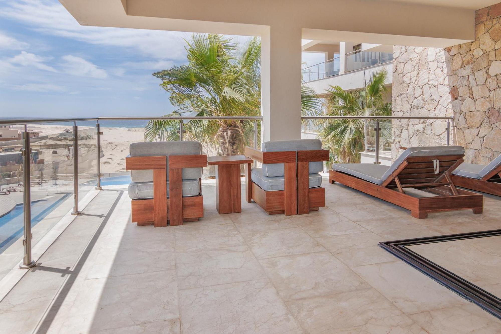 Oceanfront Chic Retreat Studio-golf-spa-jacuzzi & More! * Cabo San Lucas