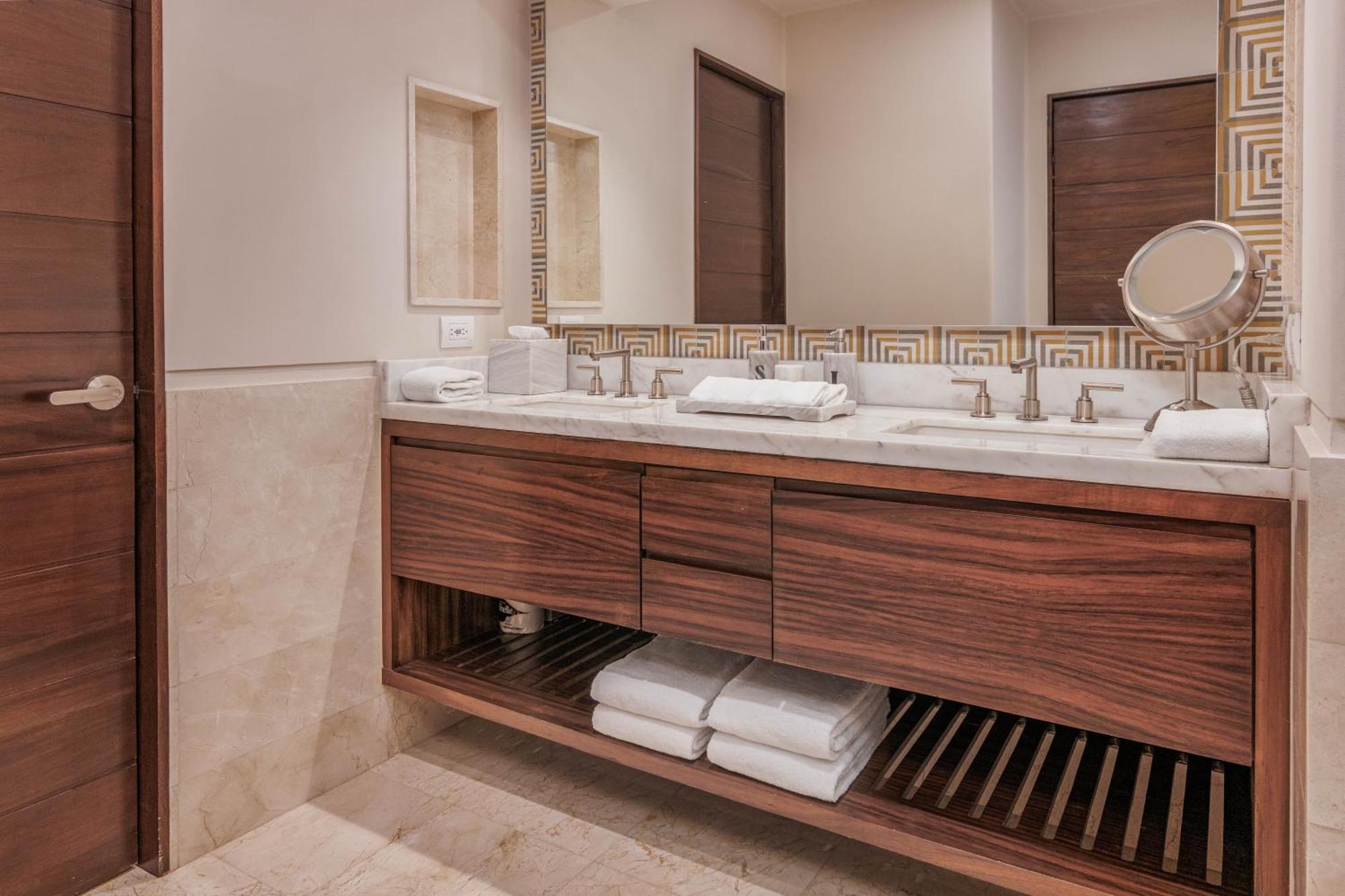 Oceanfront Chic Retreat Studio-golf-spa-jacuzzi & More! * Cabo San Lucas