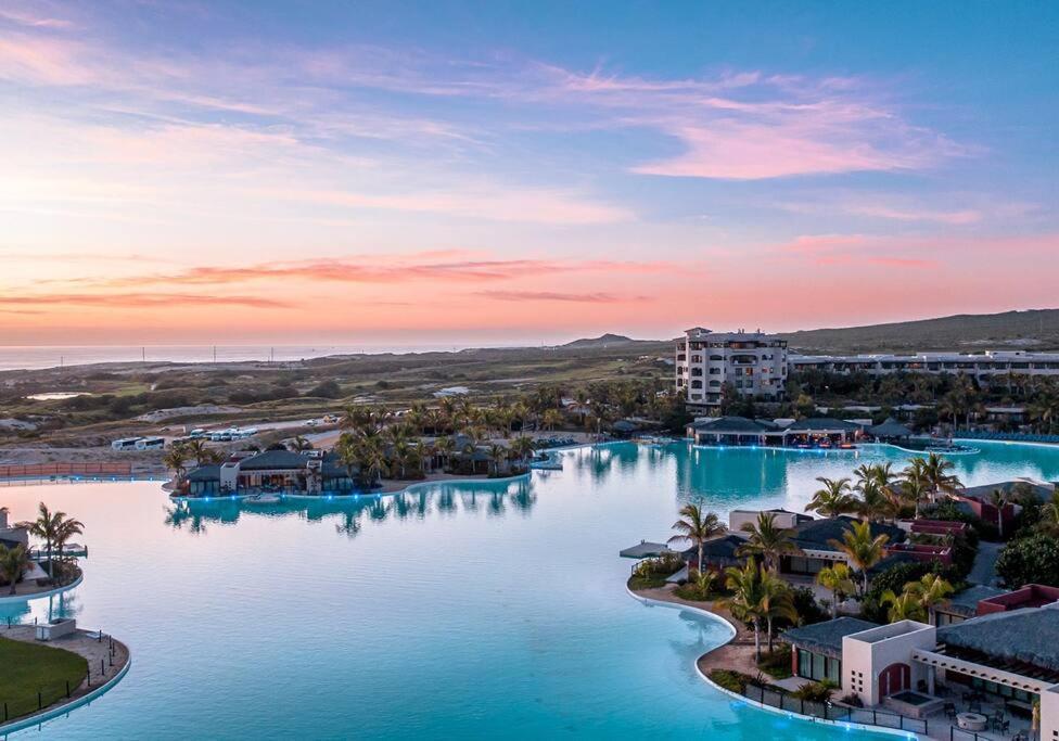 Beachfront 2 Bdrm In Exclusive Diamante Golf