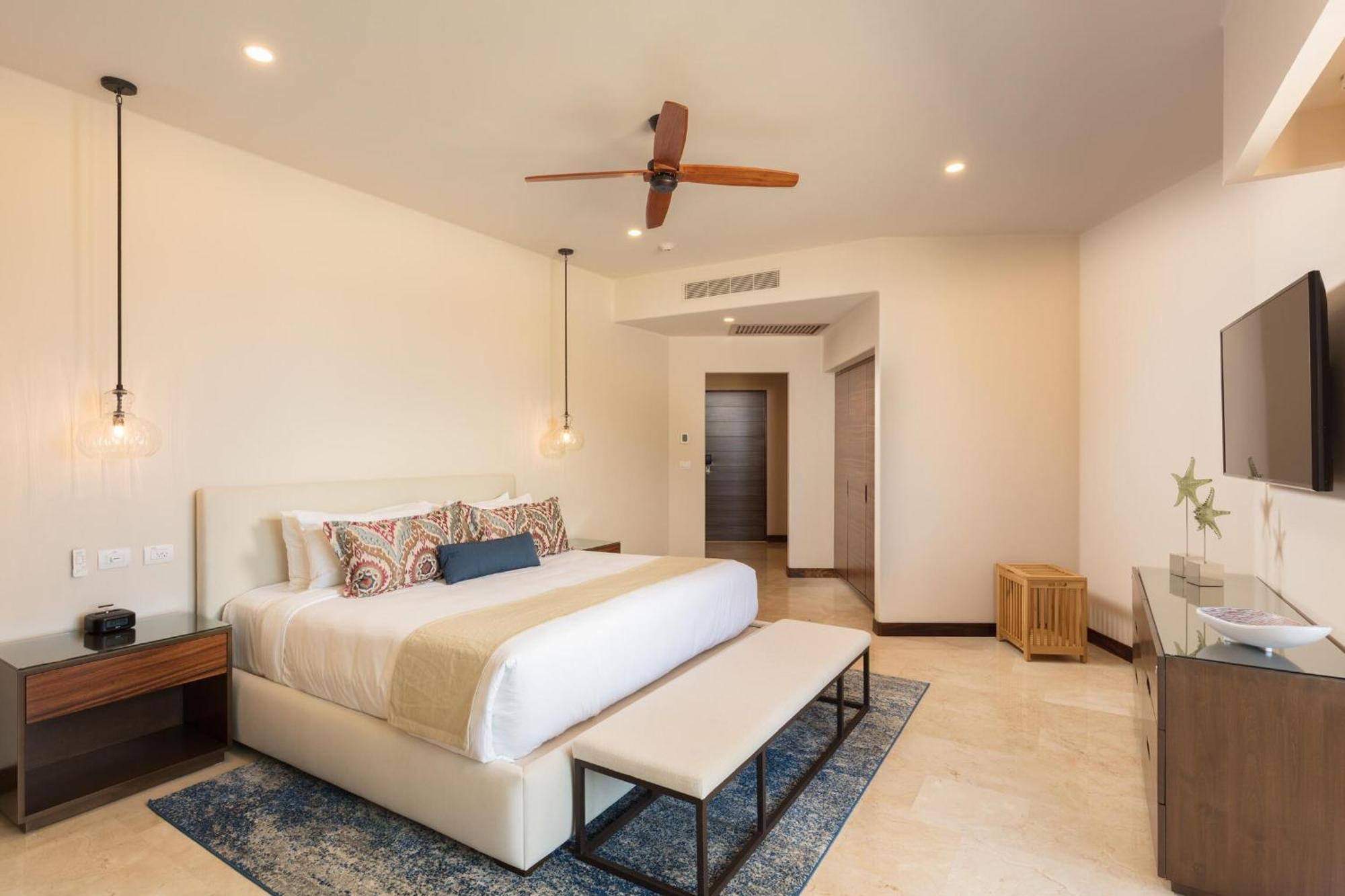 Beachfront 2 Bdrm In Exclusive Diamante Golf * Cabo San Lucas