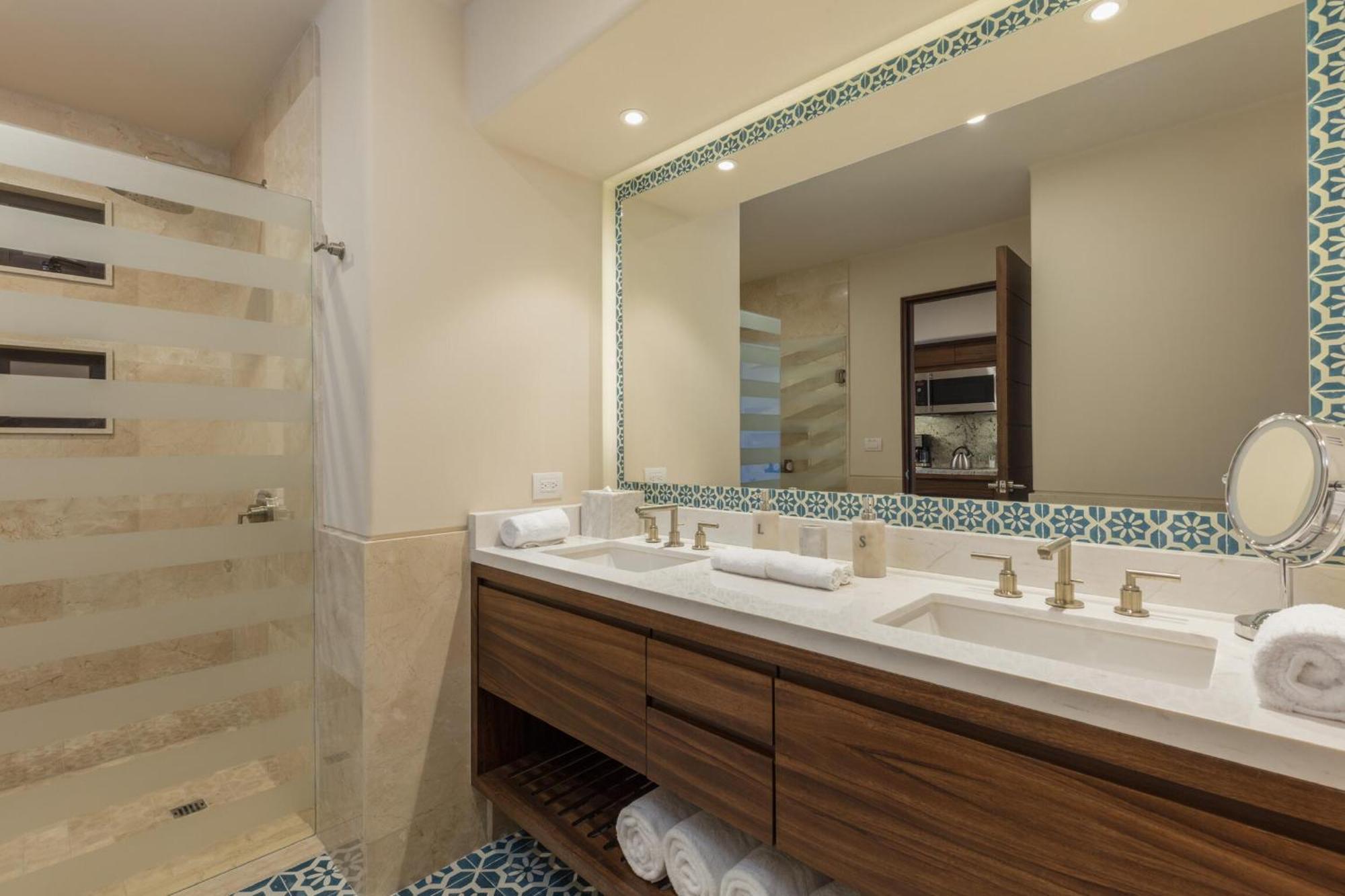 Beachfront 2 Bdrm In Exclusive Diamante Golf