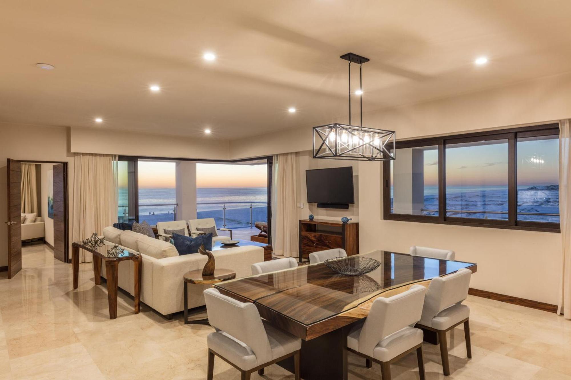 Beachfront 2 Bdrm In Exclusive Diamante Golf *