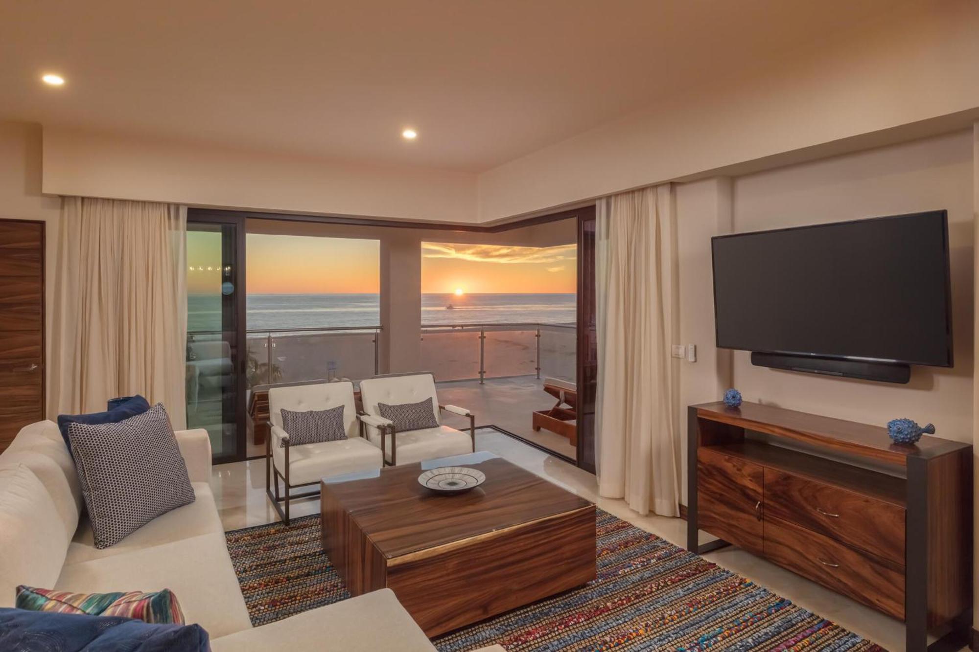 Beachfront 2 Bdrm In Exclusive Diamante Golf Aparthotel Cabo San Lucas