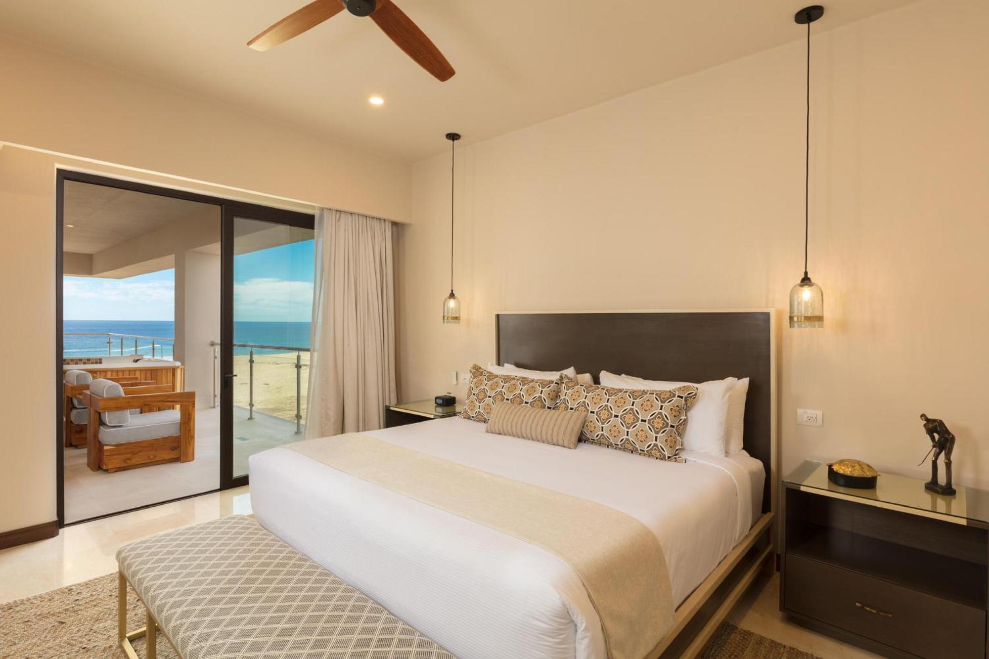 Beachfront 2 Bdrm In Exclusive Diamante Golf *