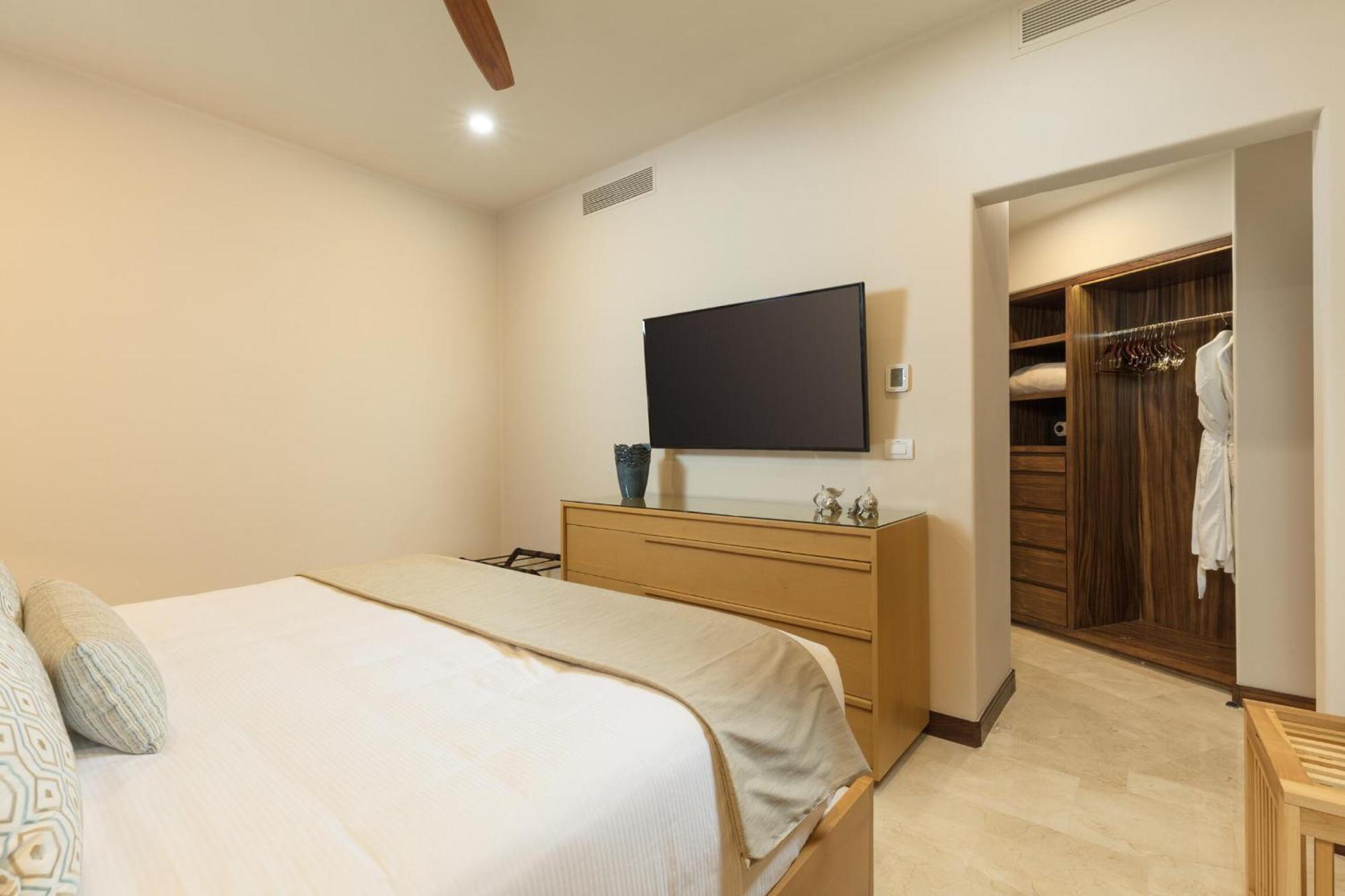 Aparthotel Beachfront 2 Bdrm In Exclusive Diamante Golf Cabo San Lucas