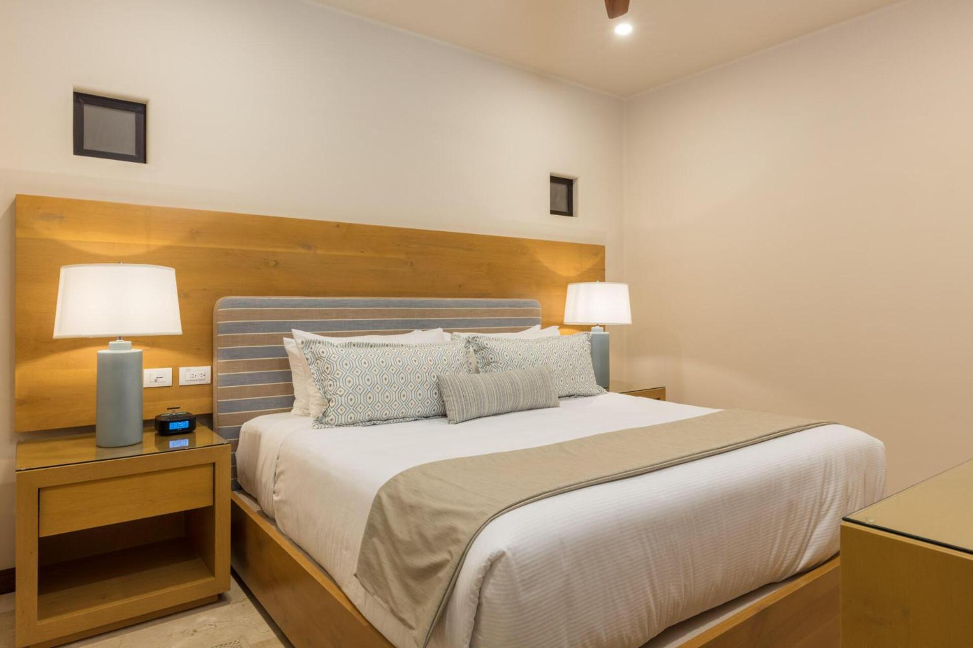 Aparthotel Beachfront 2 Bdrm In Exclusive Diamante Golf