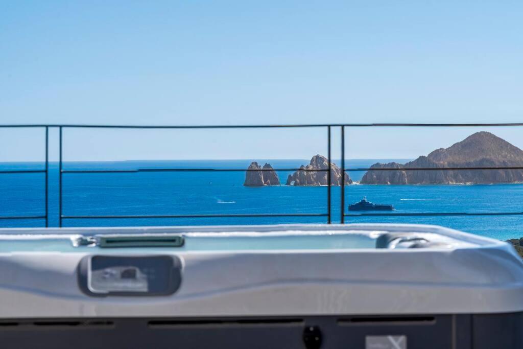 View Rooftop With Heated Jacuzzi
