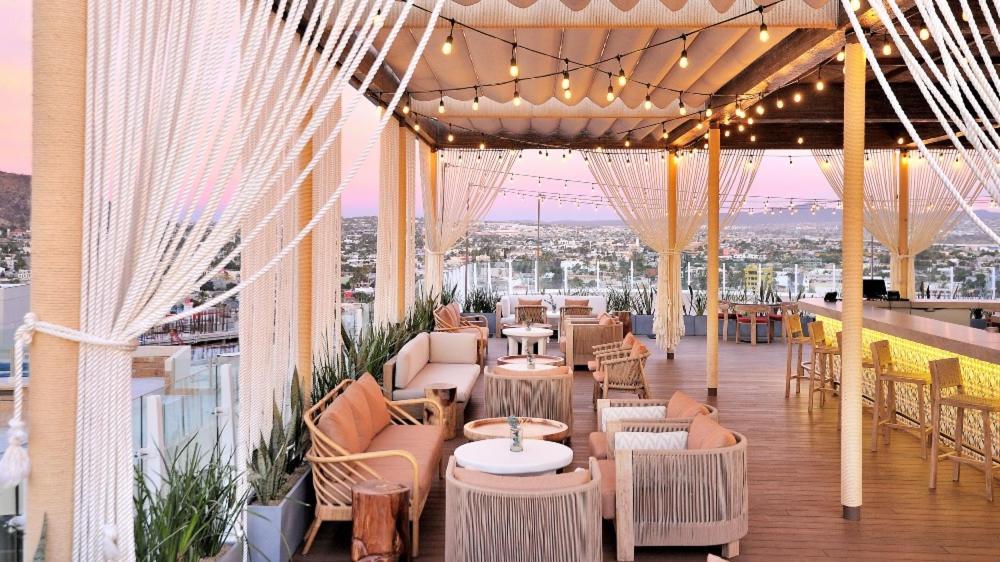 King With Balcony & Hot Tub Apartment