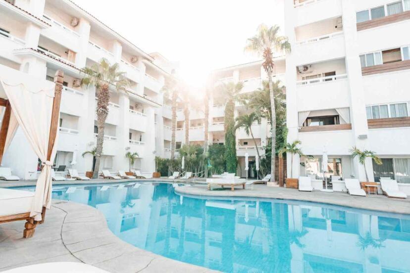 Medano Beach House Hotel