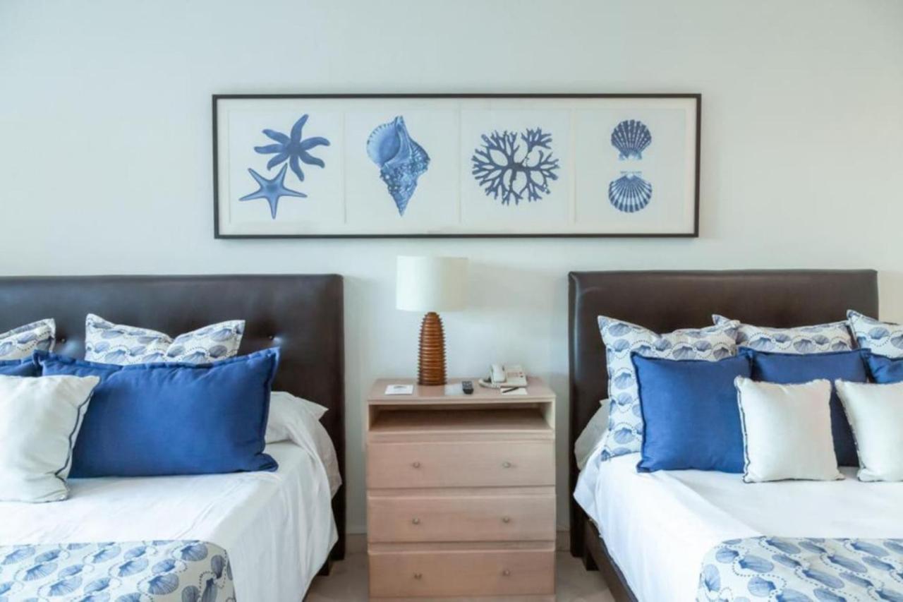 Beachfront, Premium Ocean View, 5 Star, Vle 1604 Holiday home