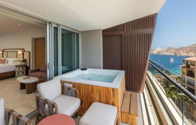 Apartment King With Balcony & Hot Tub