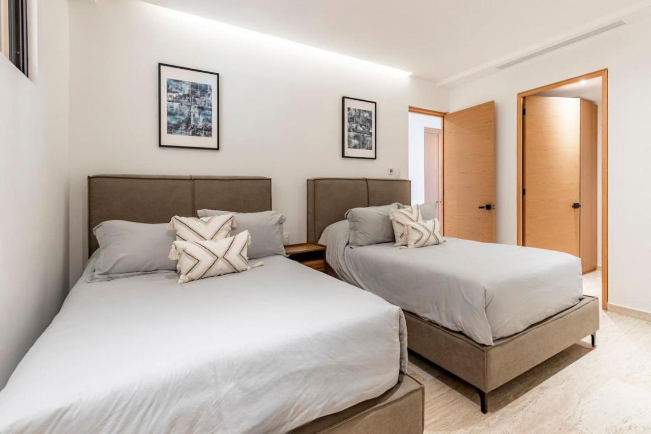 6-8 Guests - Mistiq Cabo * Cabo San Lucas
