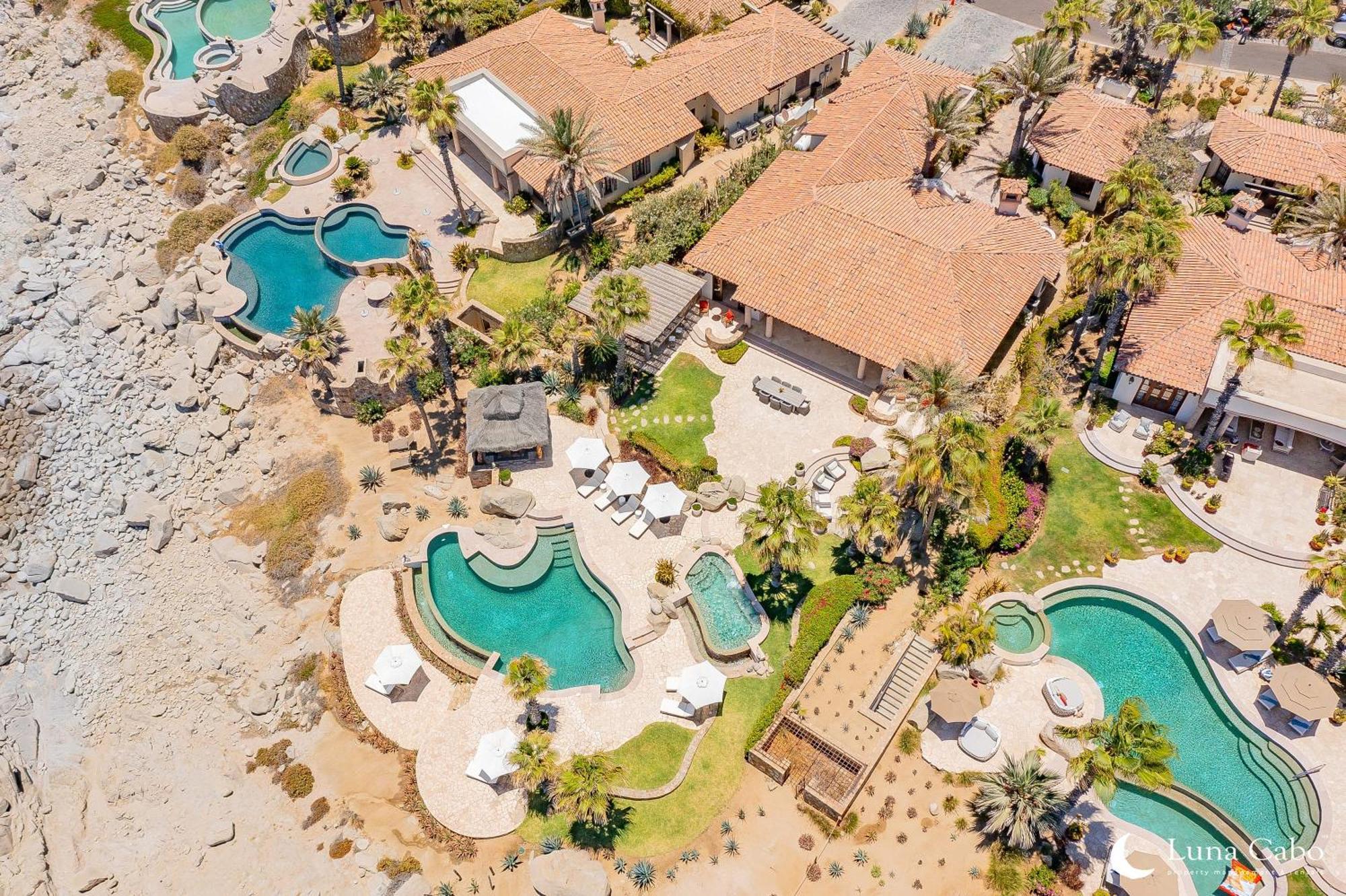 Seaside Escape With Stunning Views & Private Pool Сasa de vacaciones