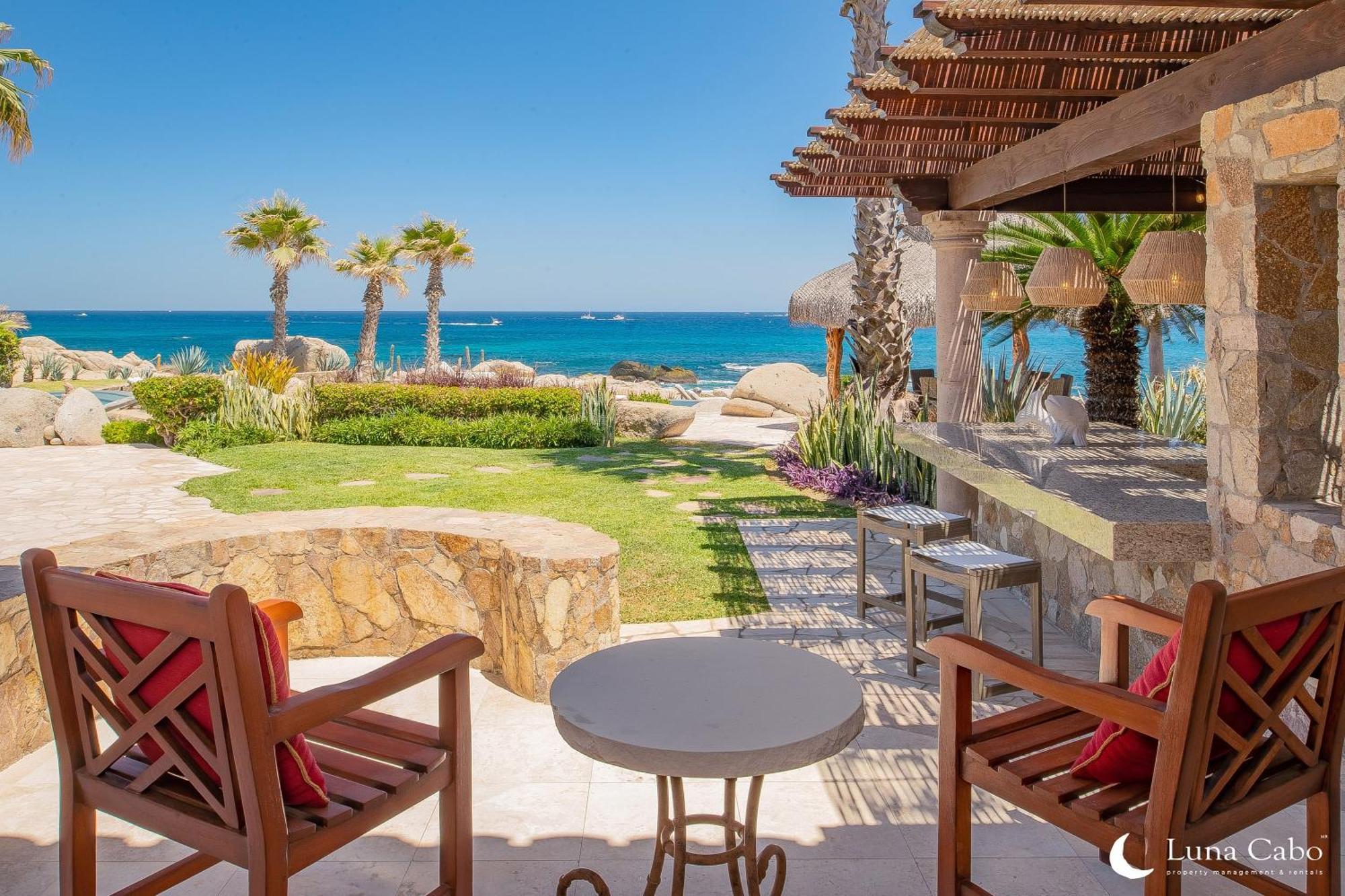Сasa de vacaciones Seaside Escape With Stunning Views & Private Pool