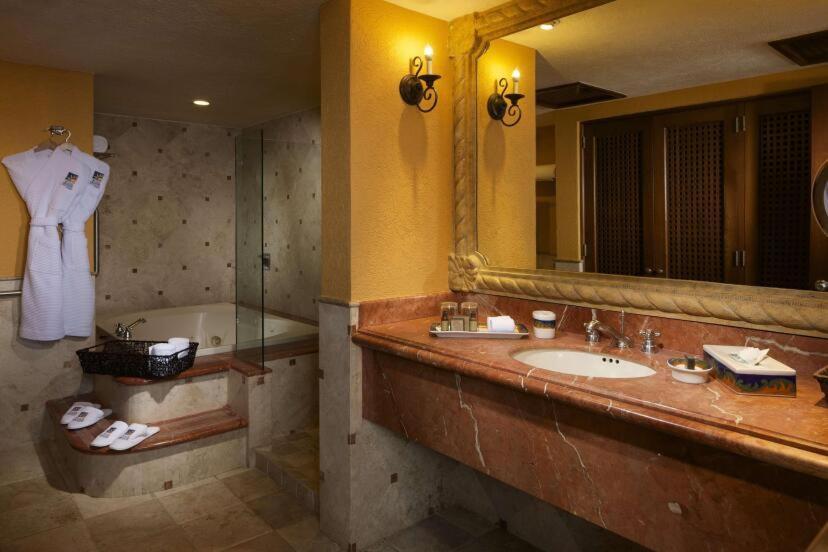 Cabo Junior 4*