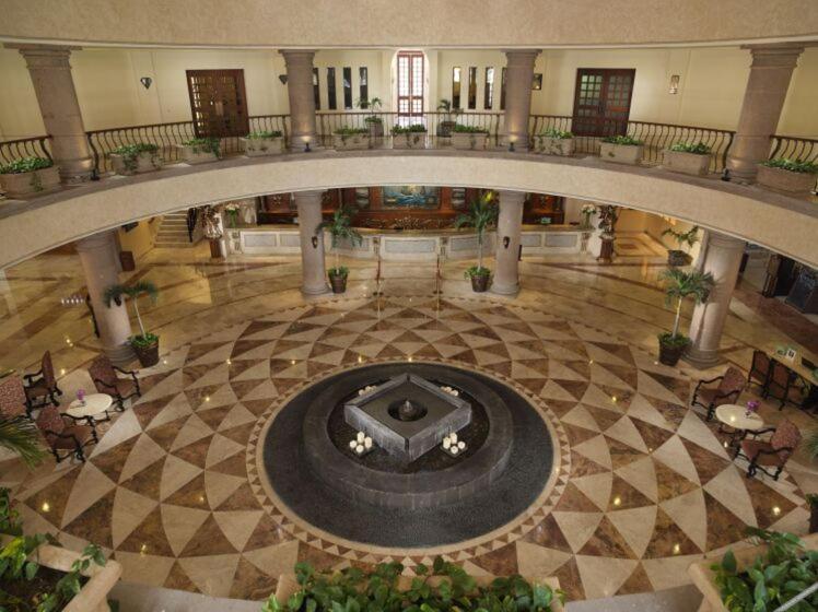 Cabo Junior Hotel
