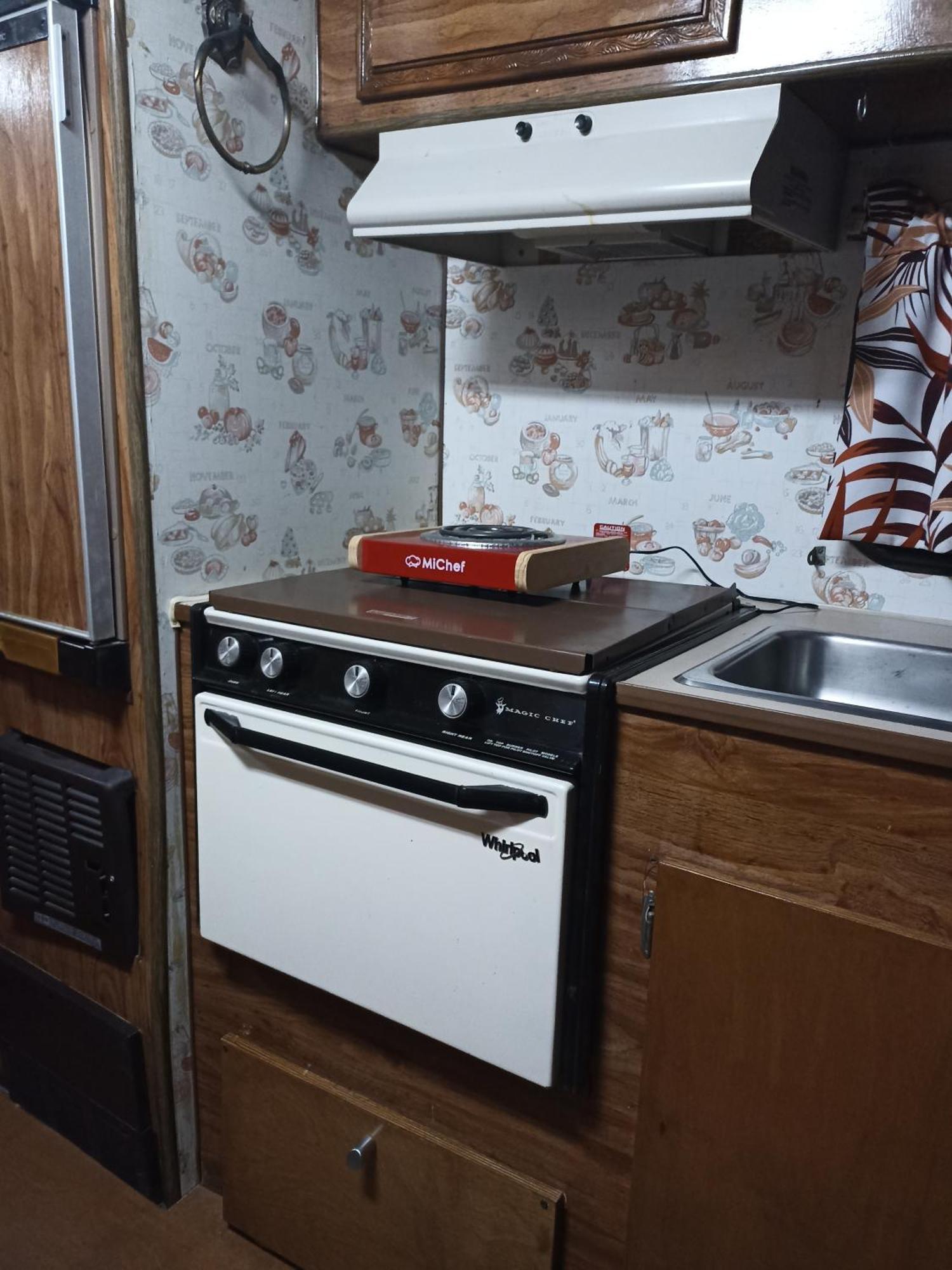 Peaceful And Cozy Camper In The Center With Private Patio Apartment
