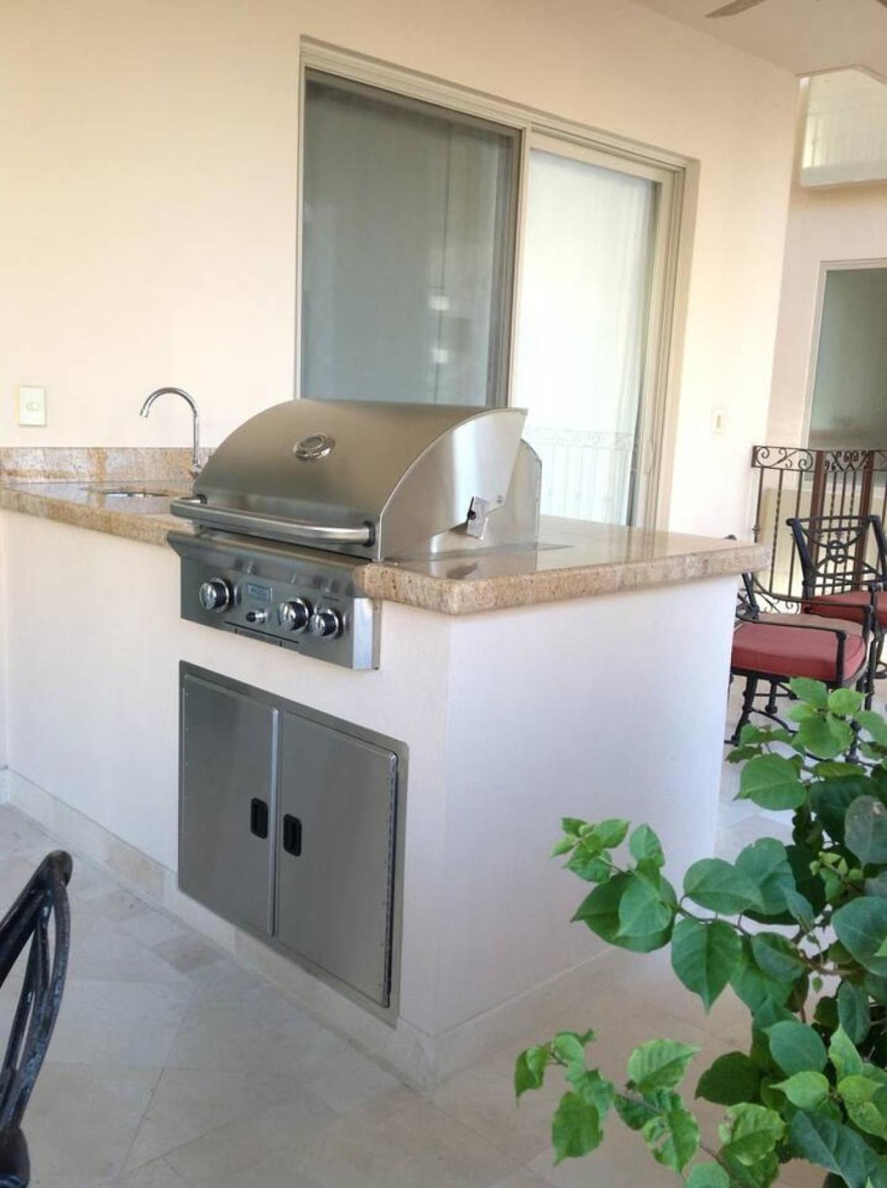 3 Units From The Ocean 1304 Front Holiday home *