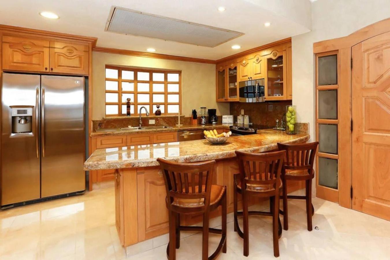 3 Units From The Ocean 1304 Front Holiday home *
