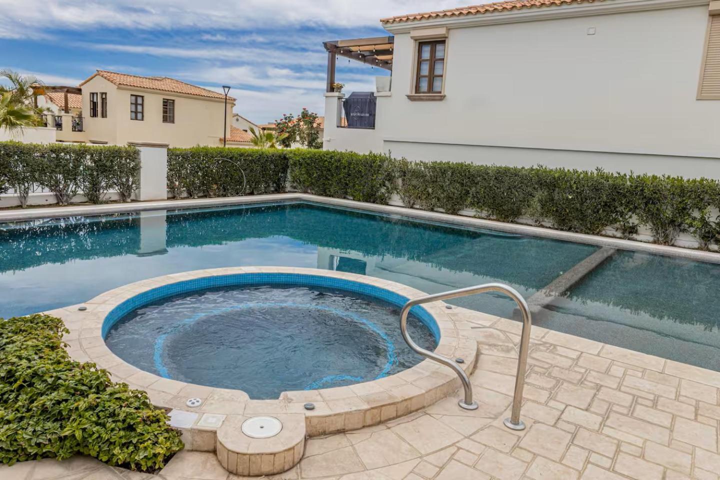 Familyhome, Private Hottube&garden, Medanobeach10min Villa
