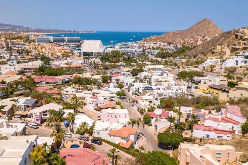 Cola De Ballena In Exclusive El Pedregal At Cabo's Downtown