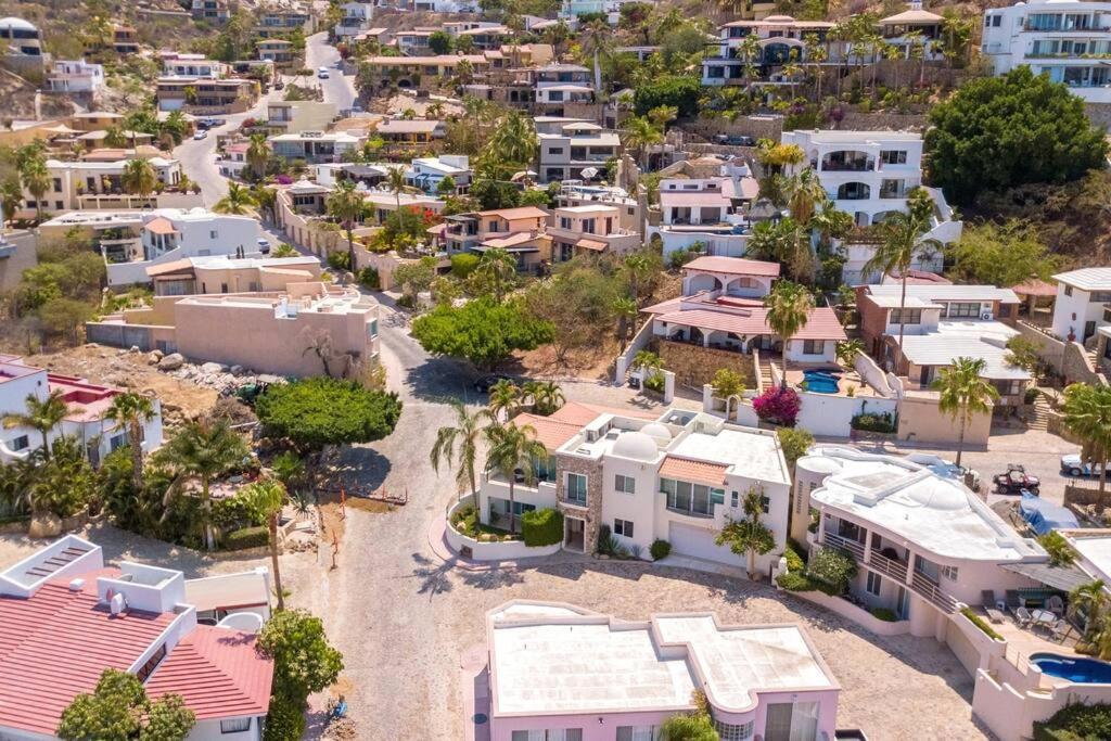 Cola De Ballena In Exclusive El Pedregal At Cabo's Downtown Villa