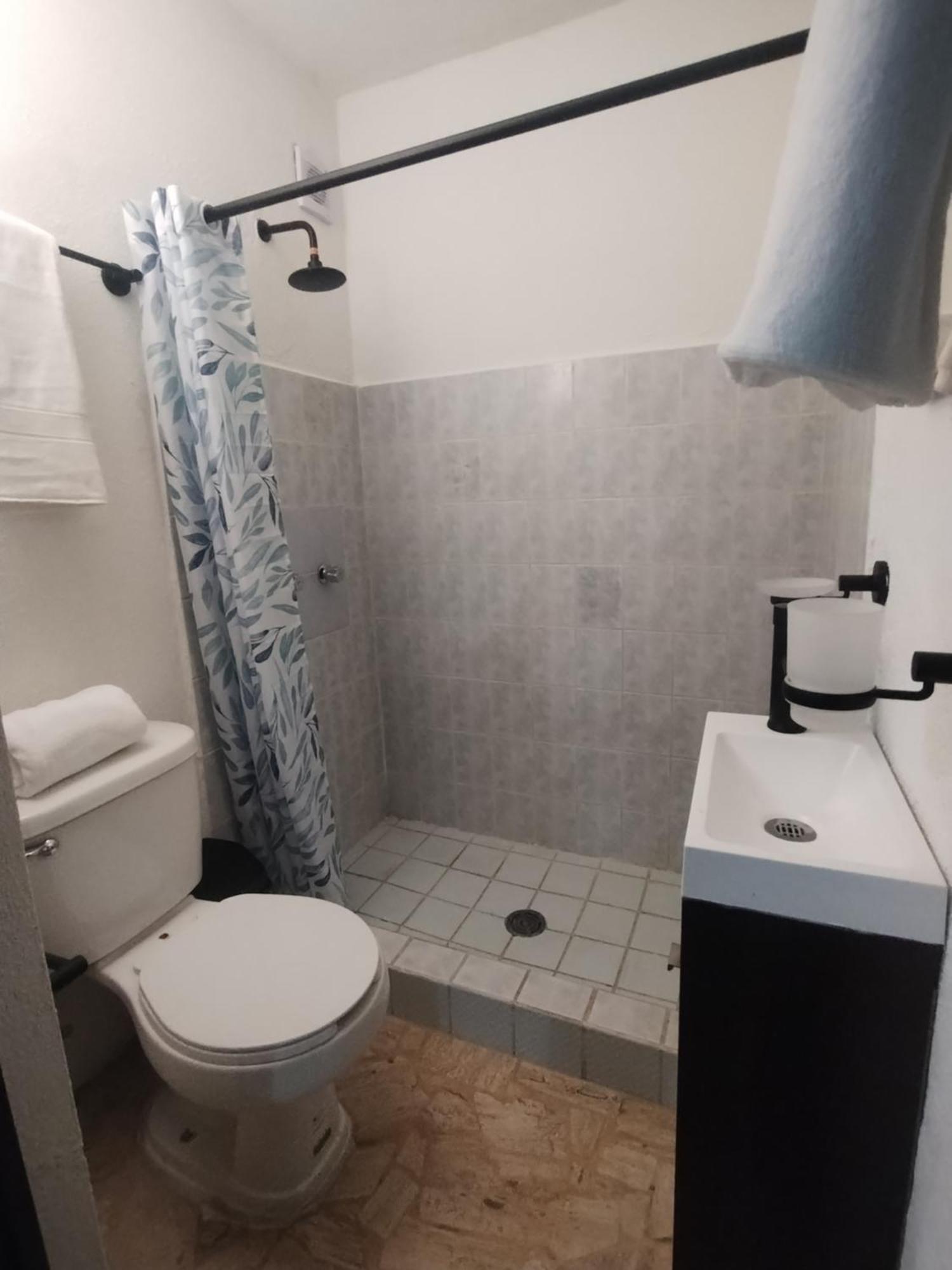 Tres Migueles Depa Shaaro Cerca Marina Y Playa Medano Apartment Cabo San Lucas