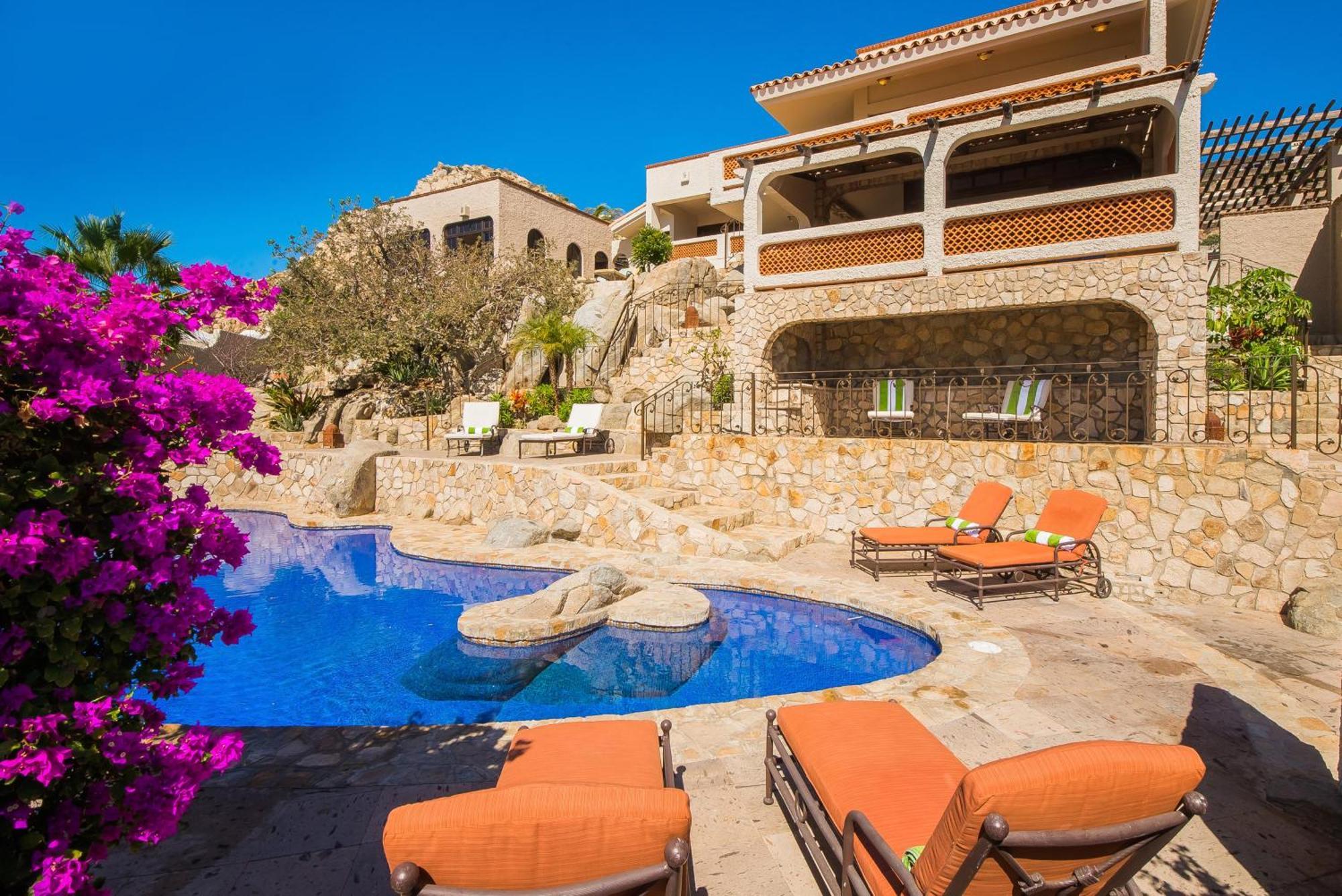 Hacienda Edith Villa *