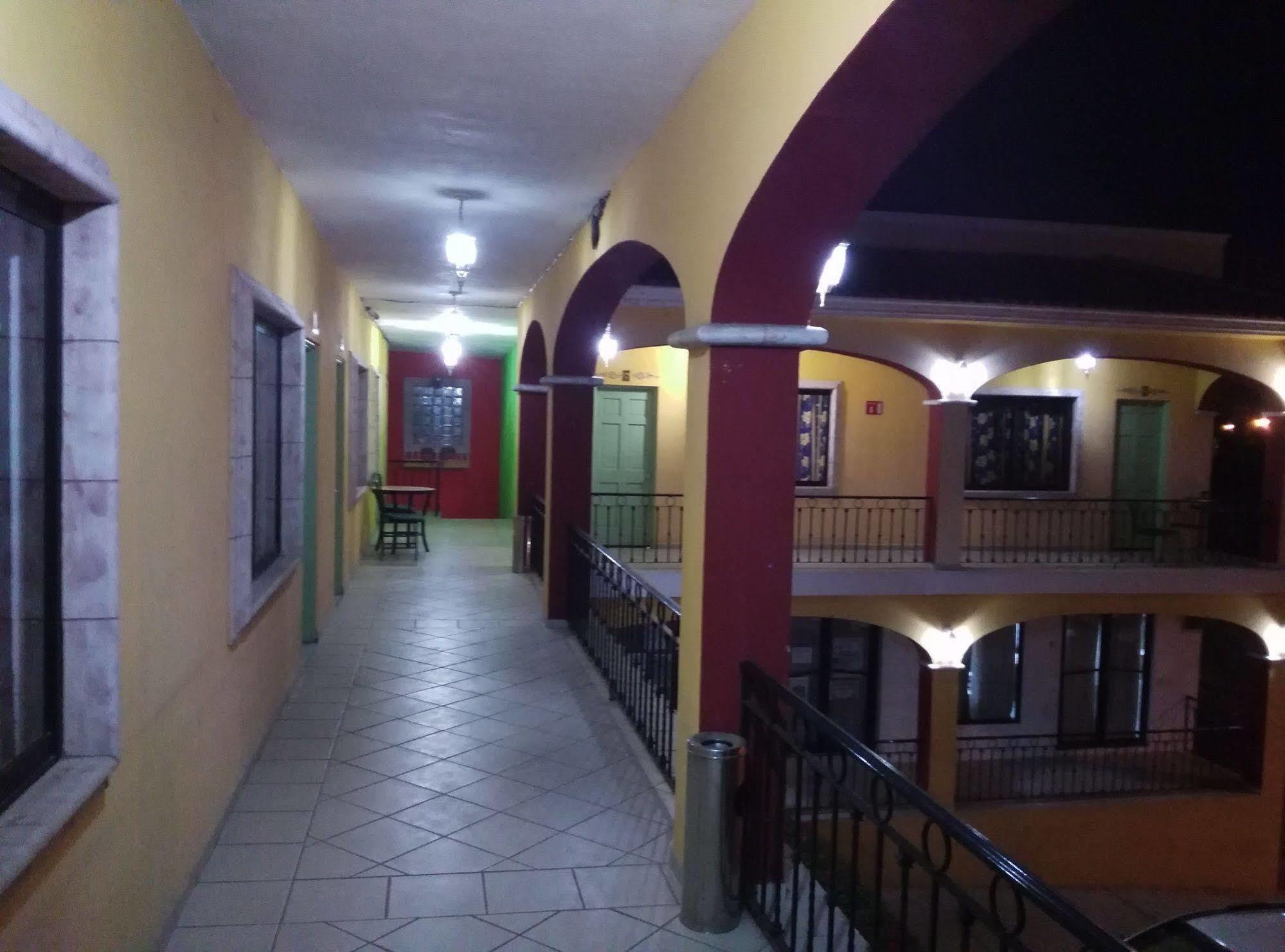 Hotel Plaza Dorados