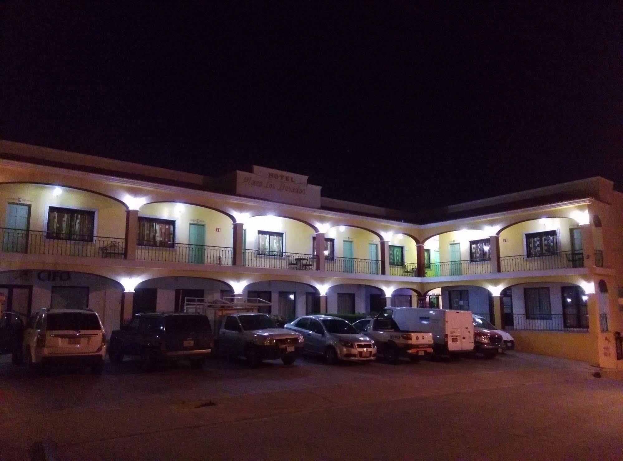 Plaza Dorados Hotel 2*