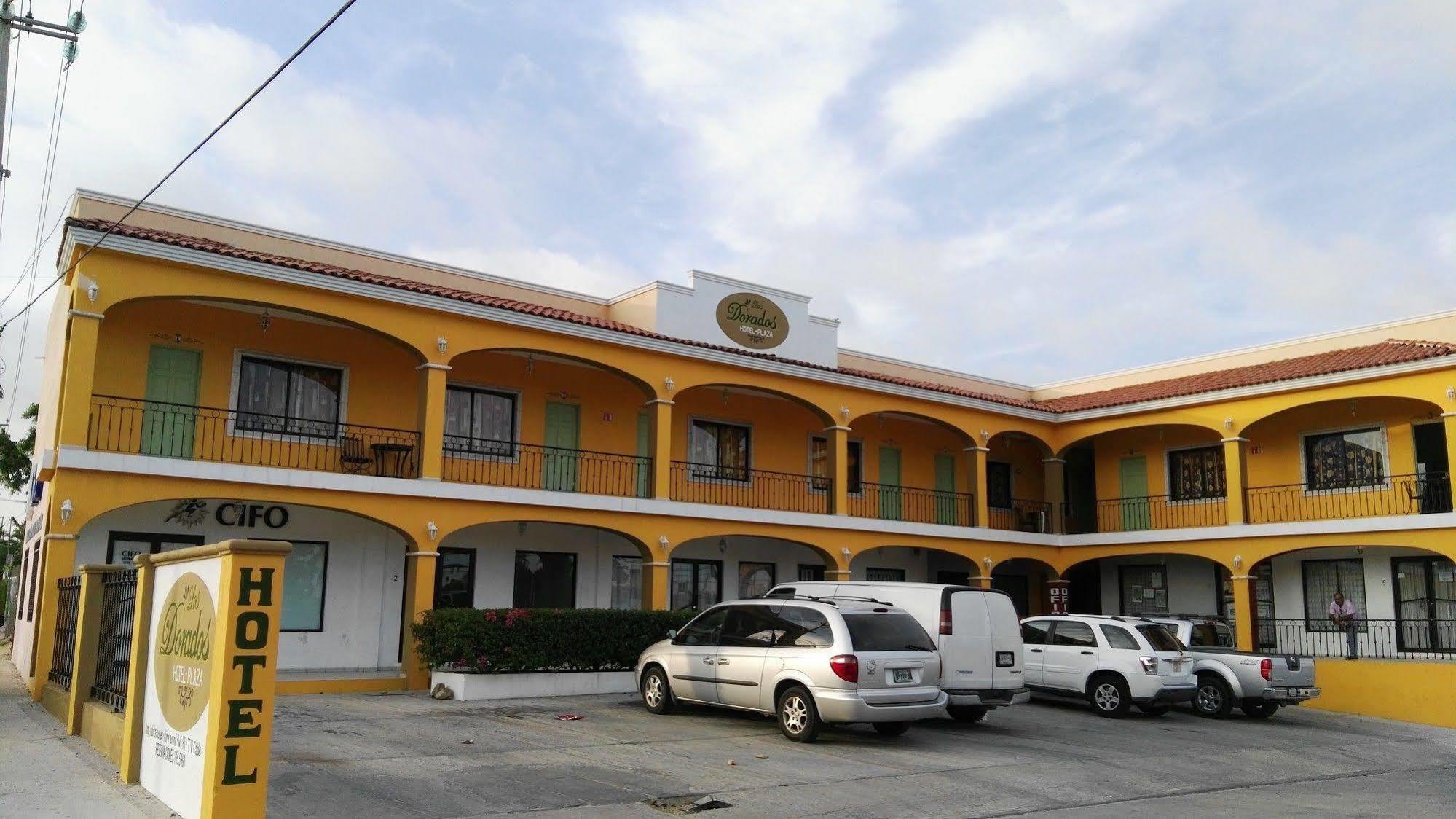 Plaza Dorados