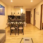 New Condo W/Rooftop Pool & View