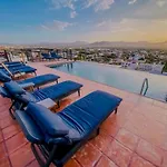 Artistico Y Unico Condo En Los Cabos