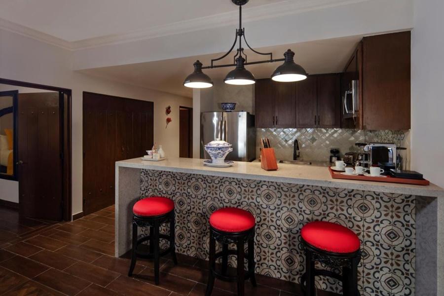 Apartahotel Luxurious With Private Balconies, Vista Encantada Resort, & Retreat